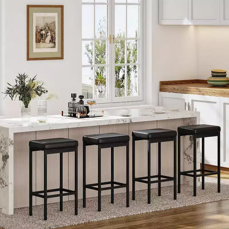 Lot de 2 tabourets de bar, chaises de bar de 63 cm de hauteur, tabourets de cuisine avec 2 épais rembourrages en PU, tabourets de bar noirs